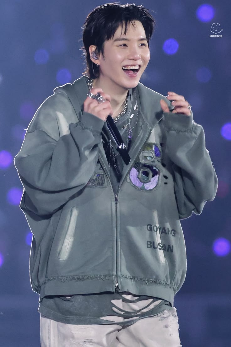 BTS “Tour Arirang” Merch – Green Zip-Up Hoodie Korea